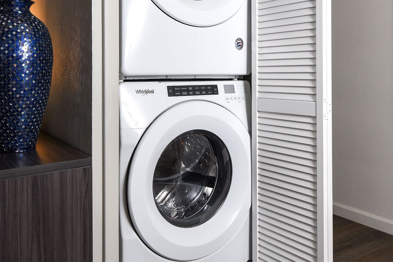 washer-and-dryer-image-in-home